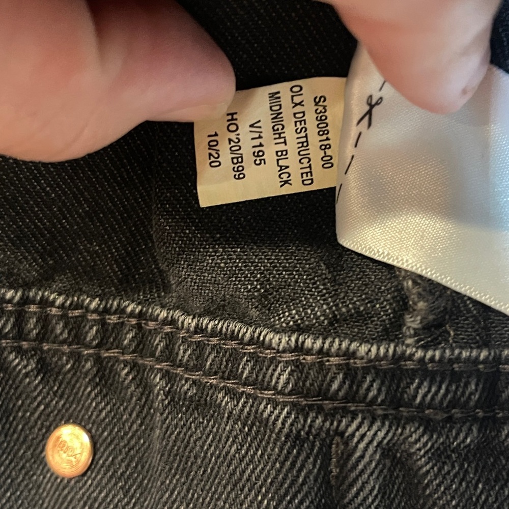 NWT Old Navy Women’s Black Distressed Denim Trucker Jean Jacket Size Medium - Picture 11 of 11